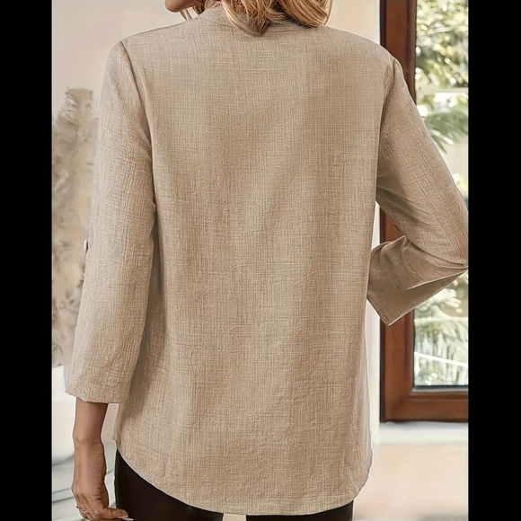 Elegant Blouse - Picture 3 of 3